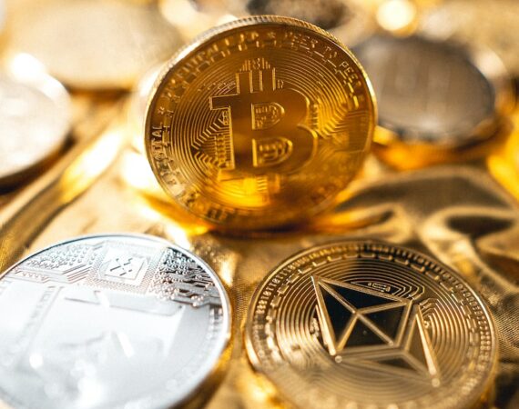 silver and gold round coins